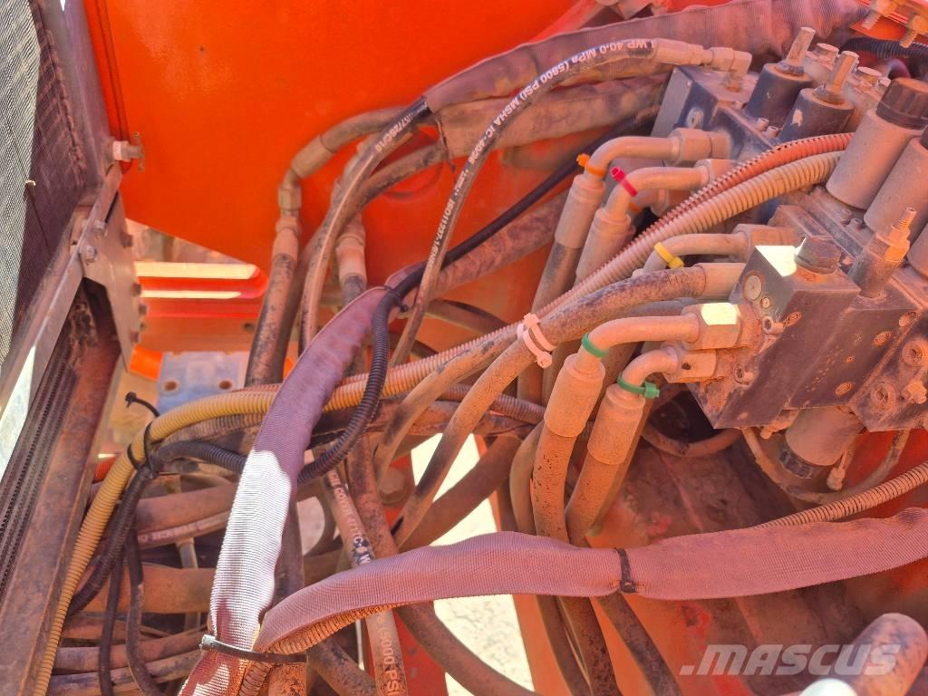 Xtreme XR1055 Teleskopické manipulátory