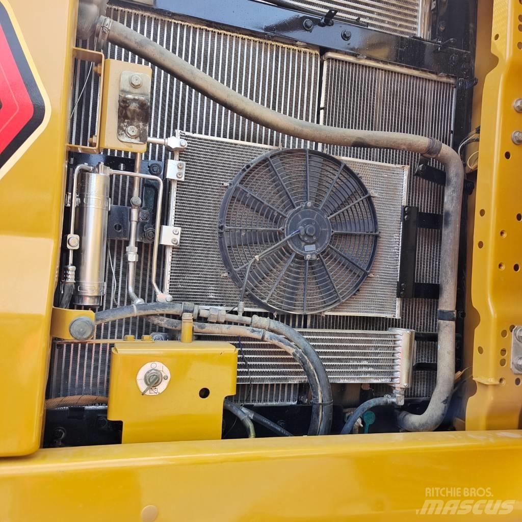 CAT 320 GC Pásové rýpadlá