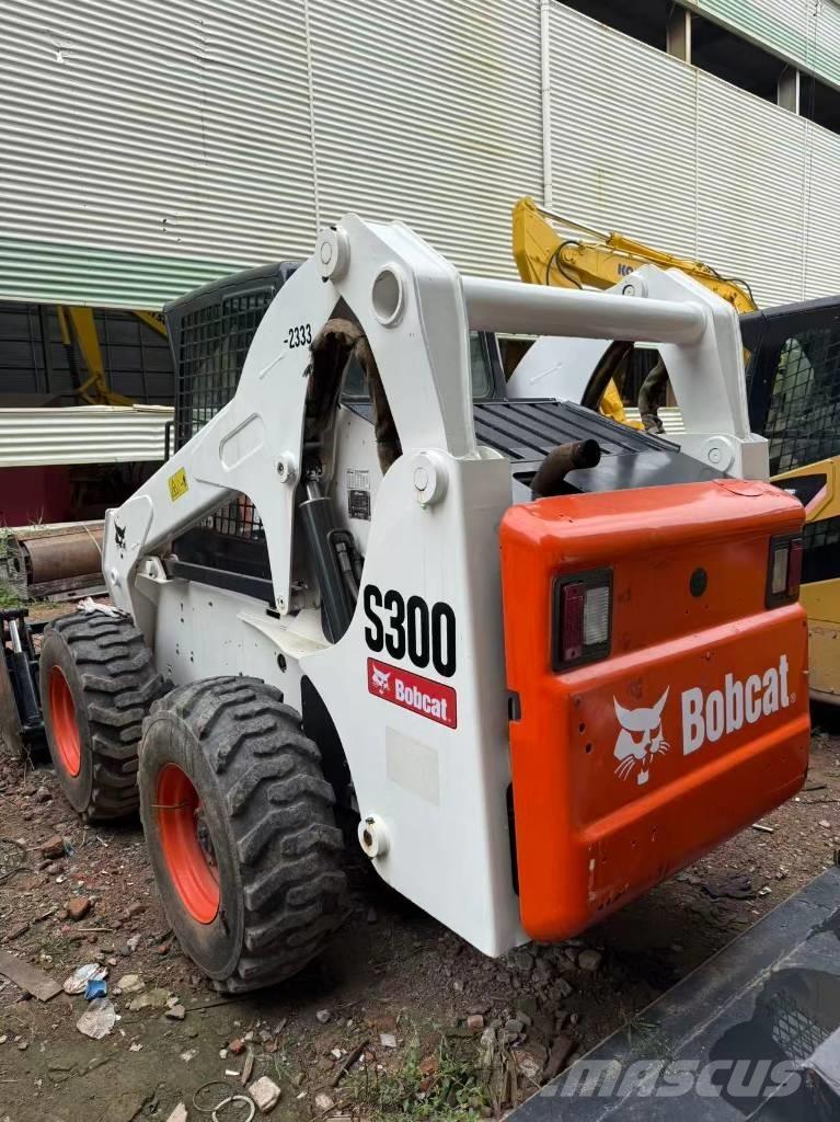 Bobcat S300 Šmykom riadené nakladače