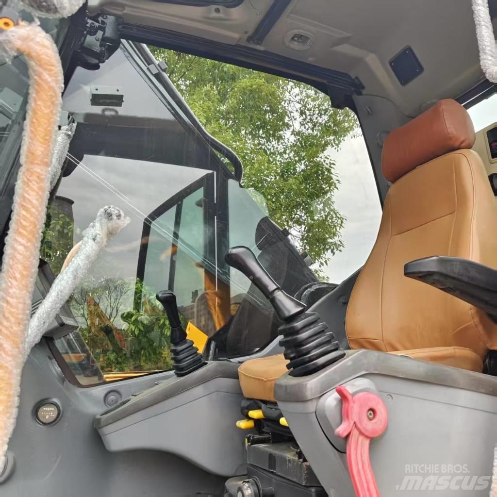 Volvo EC 380 Pásové rýpadlá