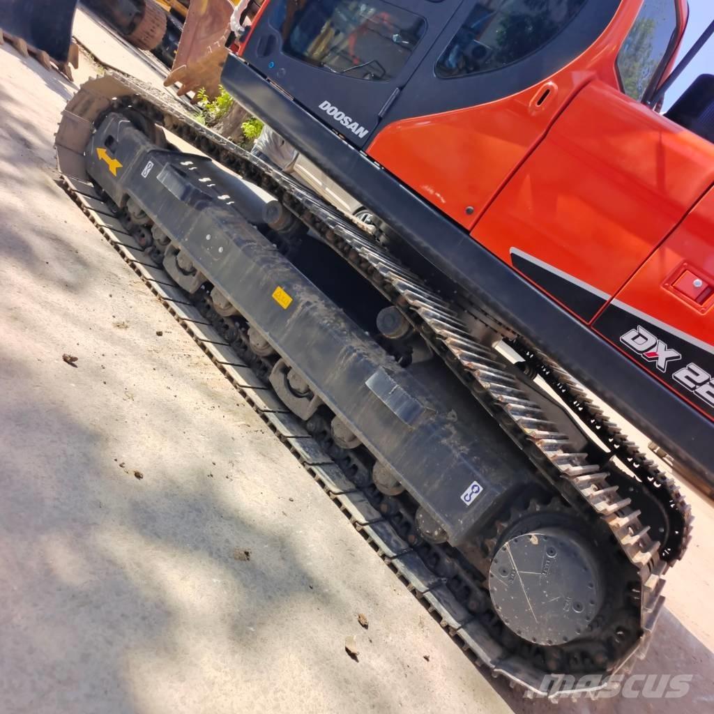 Doosan DX 225 LC Pásové rýpadlá