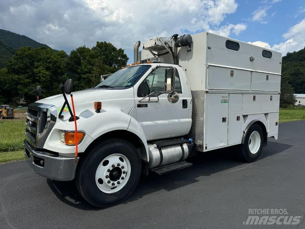 Ford F 650 Nakladacia/sklápacia bočnica