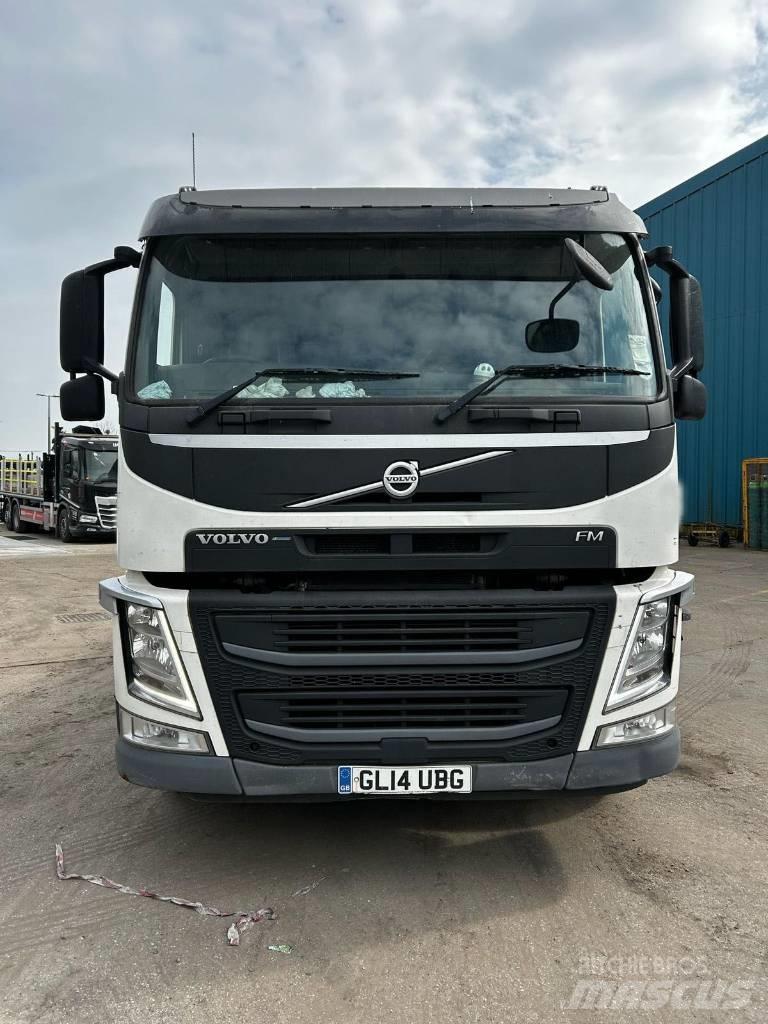 Volvo FM 330 Plošinové nákladné automobily/nákladné automobily so sklápacími bočnicami