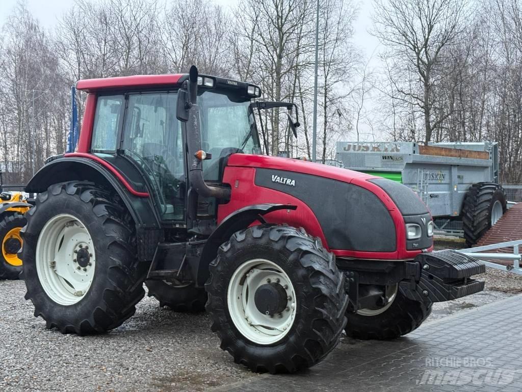 Valtra T 161 Traktory