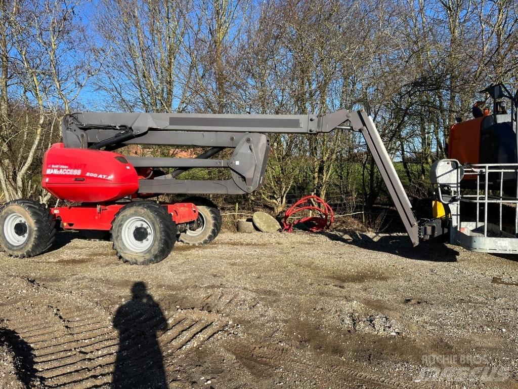 Manitou 200 ATJ Kĺbové plošiny