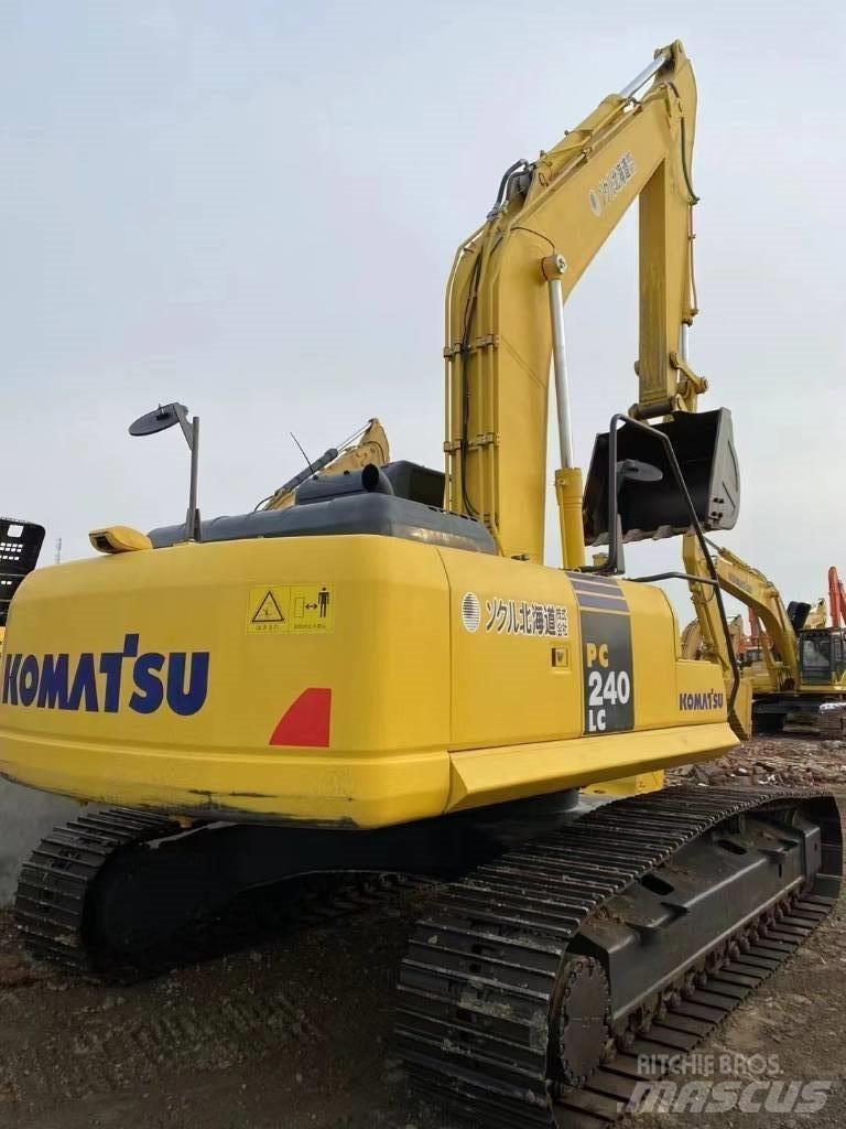 Komatsu 240LC-8 Pásové rýpadlá