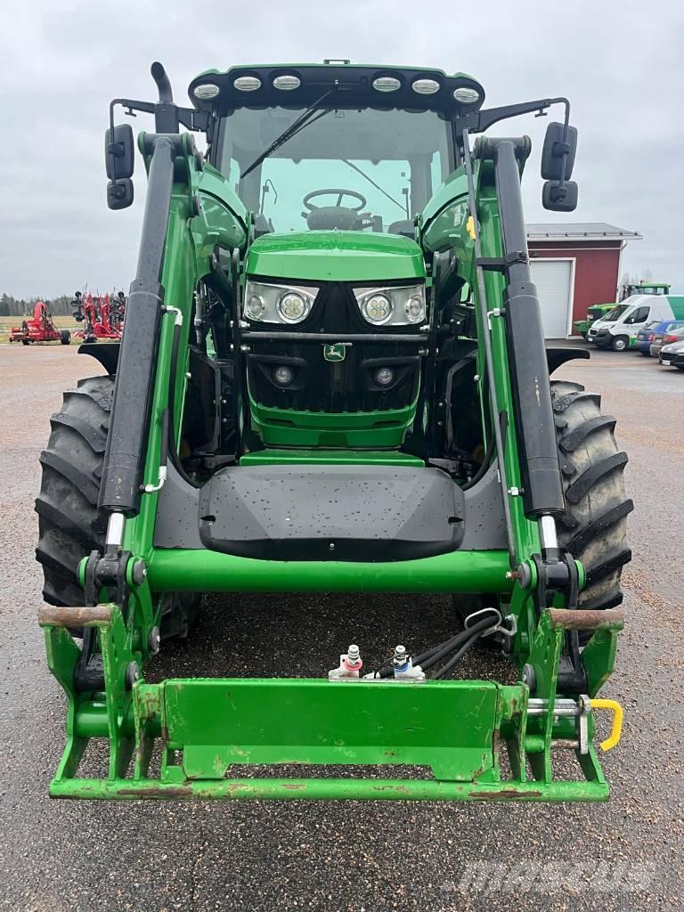 John Deere 6130 R Traktory