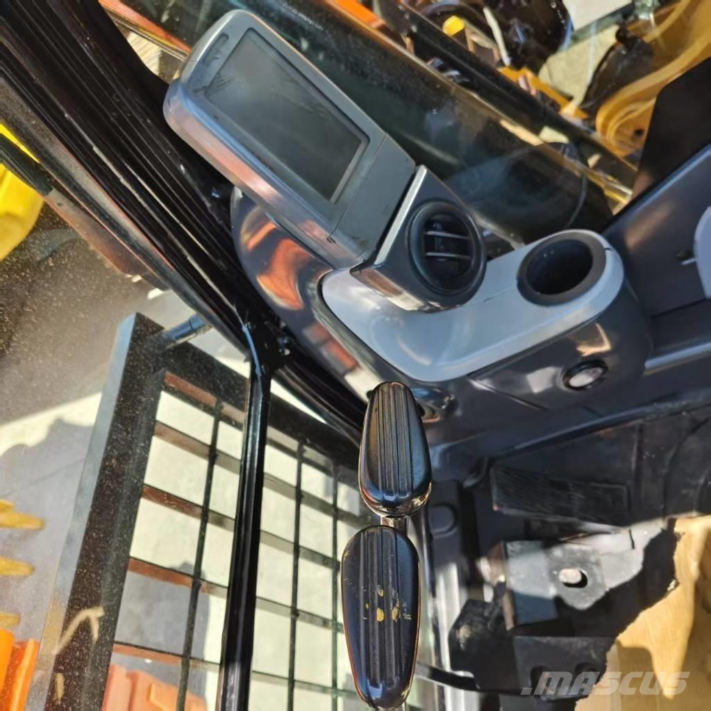 CAT 320 D Pásové rýpadlá