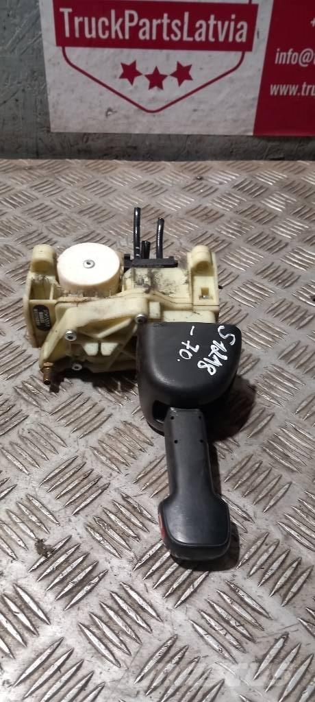 Scania R 440    1882115 Kabíny a interiér