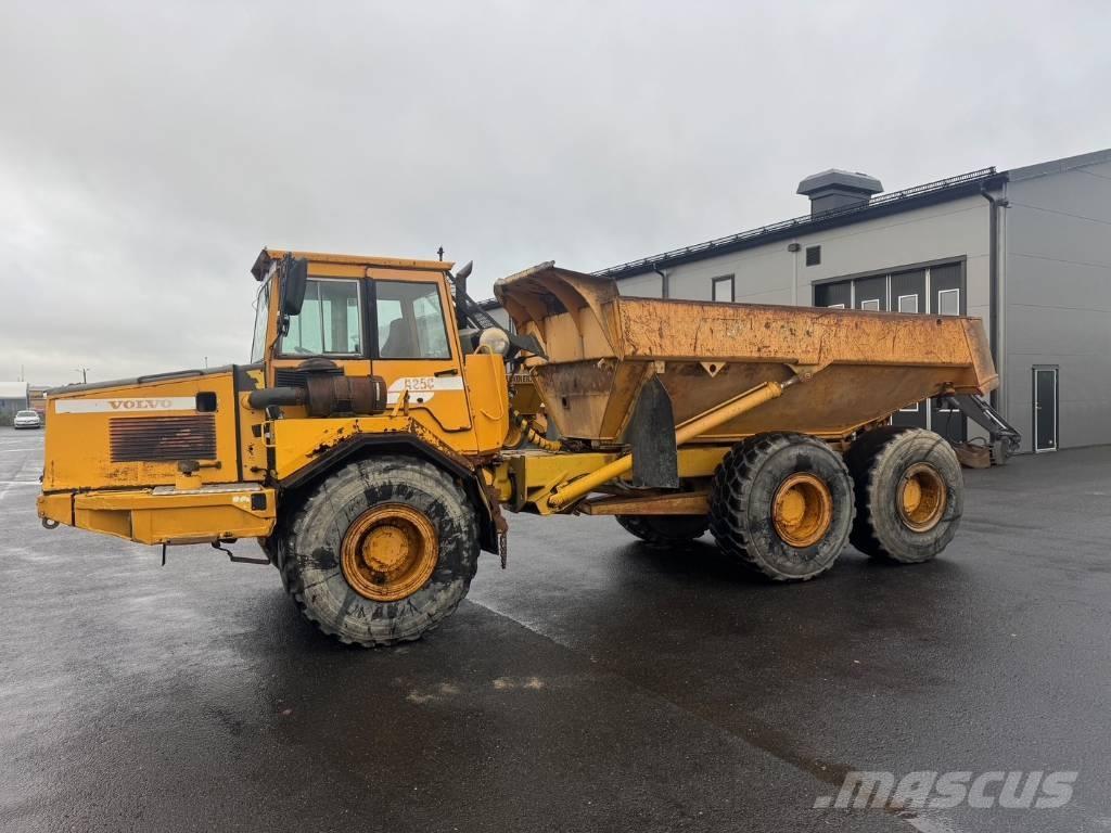 Volvo A 25 C 6x6 Kĺbové nákladné autá