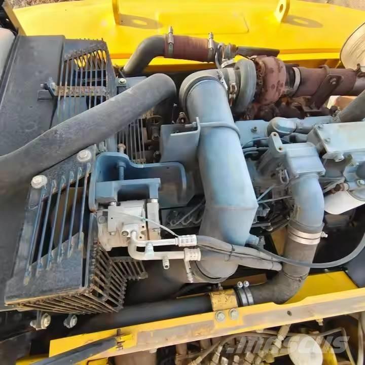 Komatsu PC360 Pásové rýpadlá