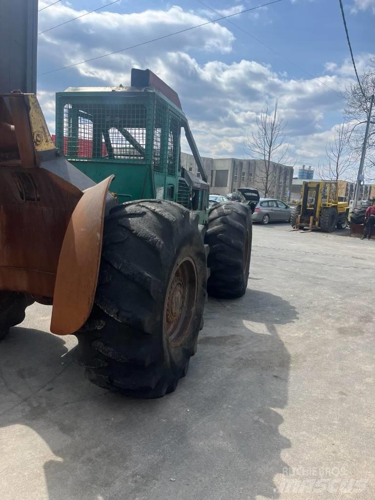 Timberjack 240 B Ťahače