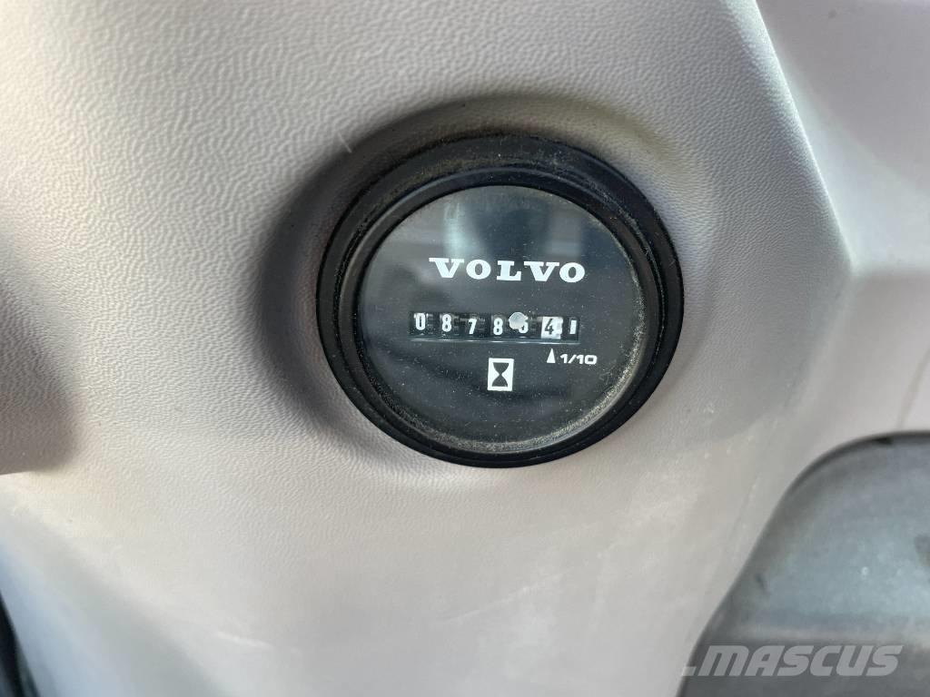 Volvo ECR235EL Pásové rýpadlá