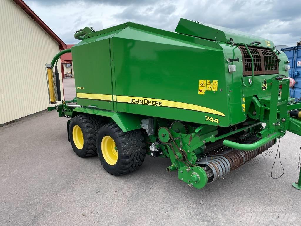 John Deere 744 H Lisy na okrúhle balíky