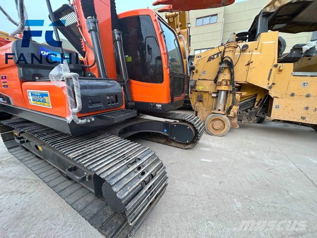 Doosan dx150 Pásové rýpadlá