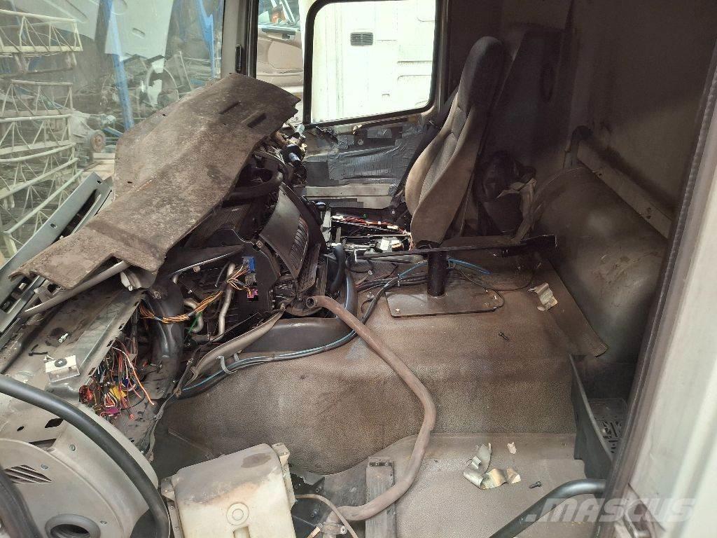 DAF CF 85.360 Kabíny a interiér
