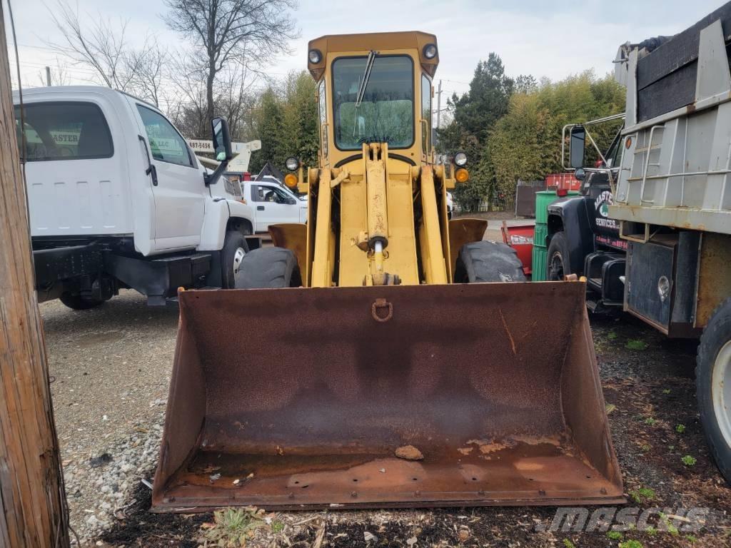 John Deere 444 A Kolesové nakladače