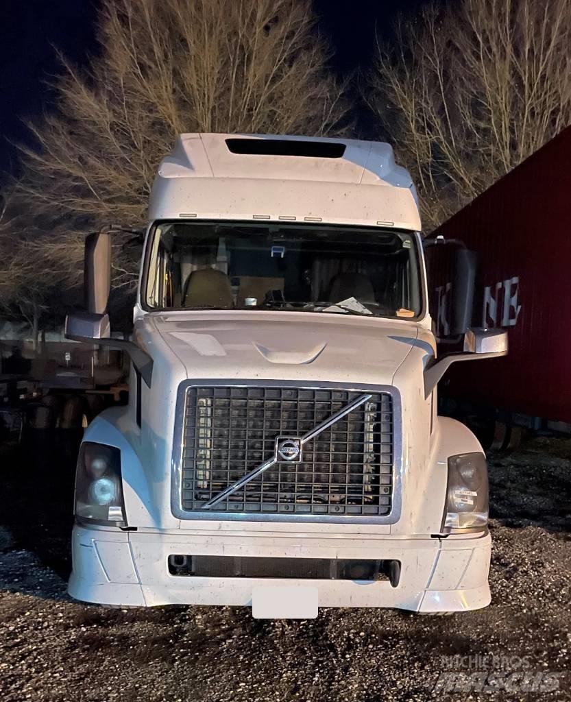 Volvo VNL 42 670 Ťahače
