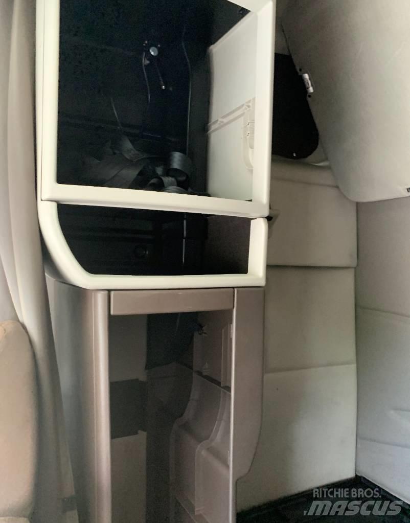 Volvo VNL 42 670 Ťahače