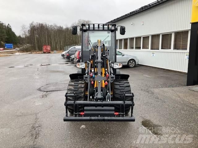 JCB 403 Plus Kolesové nakladače
