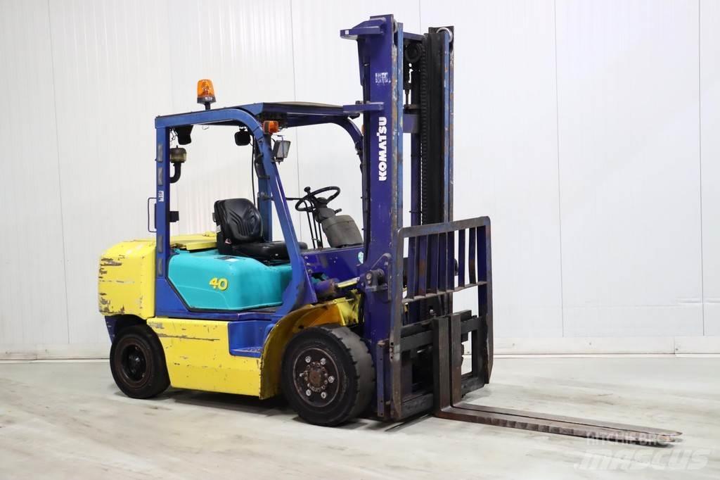 Komatsu FD40ZT-7 Dieselové vozíky
