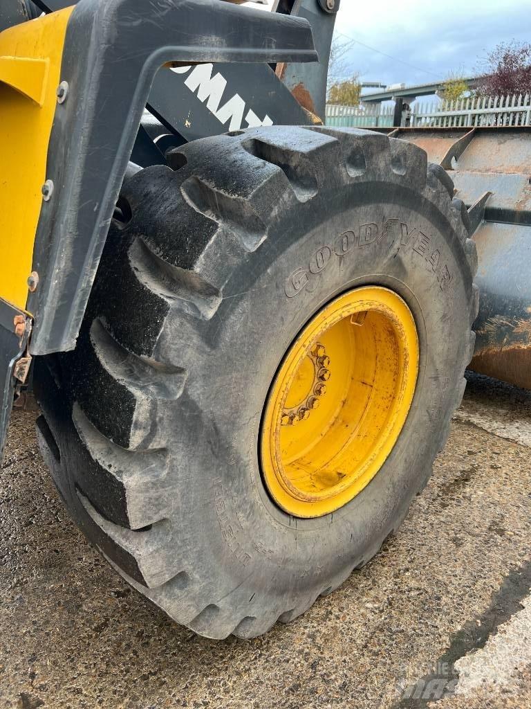 Komatsu WA320PZ-6 Kolesové nakladače