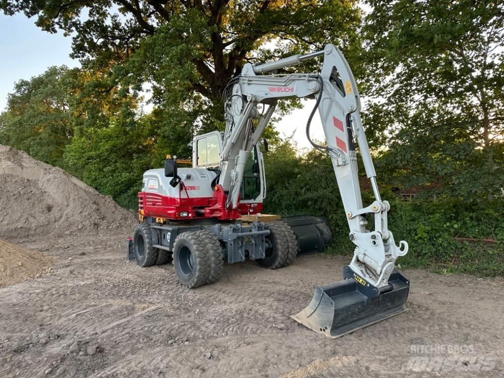 Takeuchi TB295W Kolesové rýpadlá