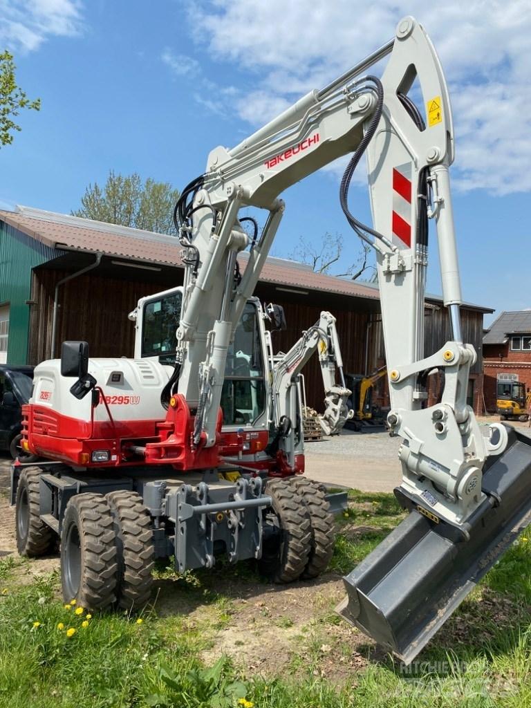 Takeuchi TB295W Kolesové rýpadlá