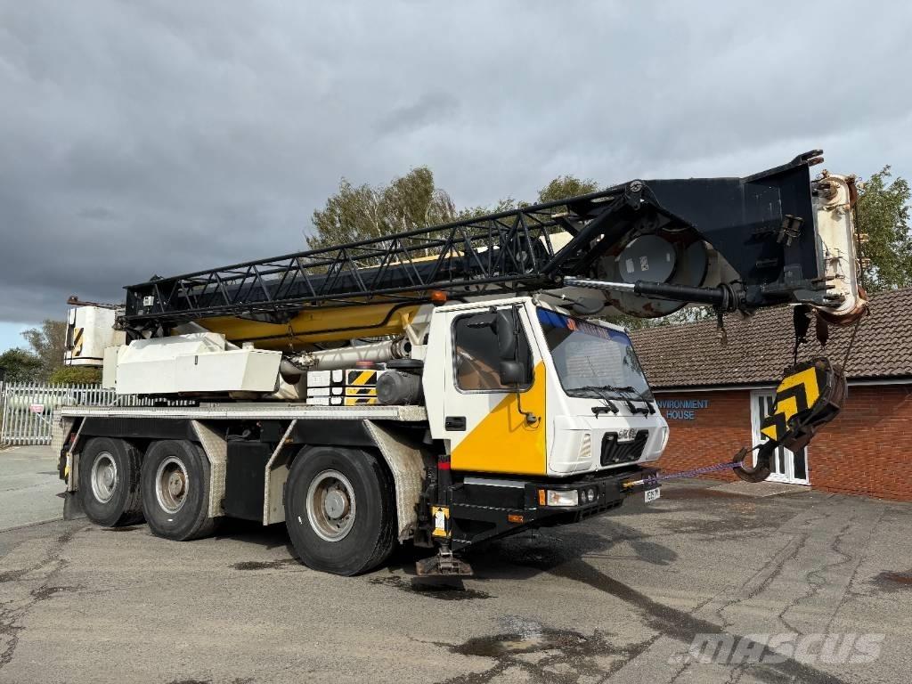 Grove GMK 3055 Univerzálne terénne žeriavy
