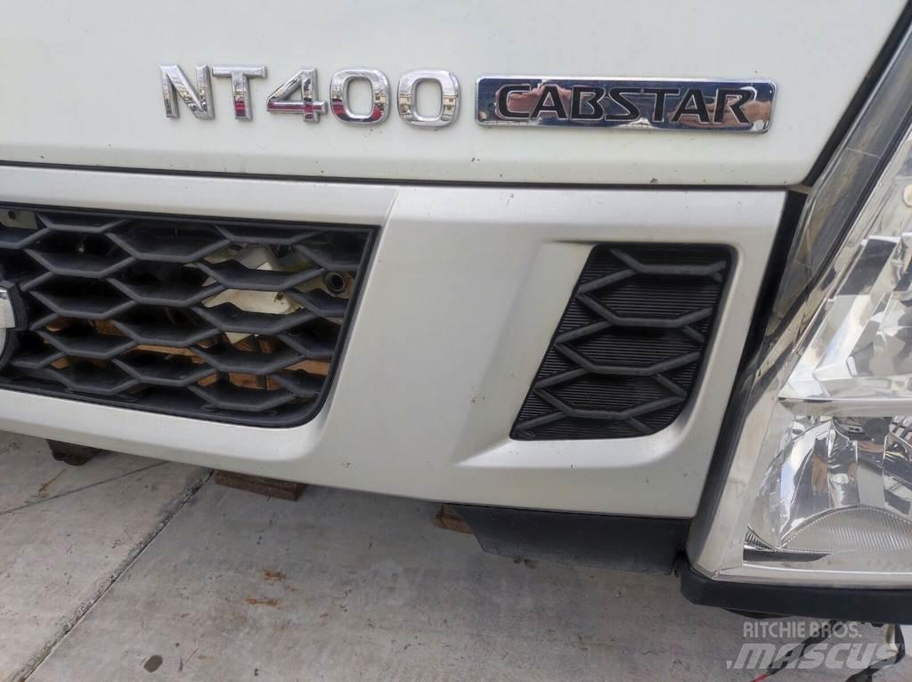 Nissan NT400 Kabíny a interiér