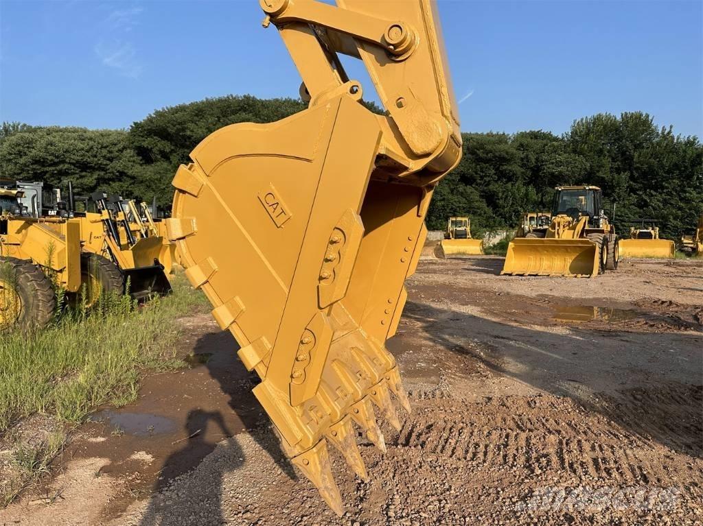 CAT 330 D L Pásové rýpadlá