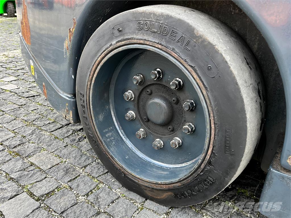 Aisle-Master 15NE Vozíky do úzkych uličiek