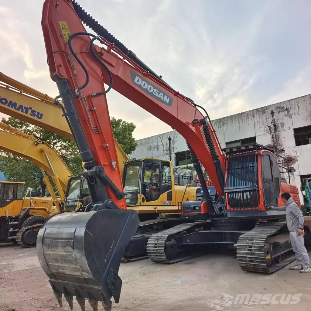 Doosan DX 300 Pásové rýpadlá