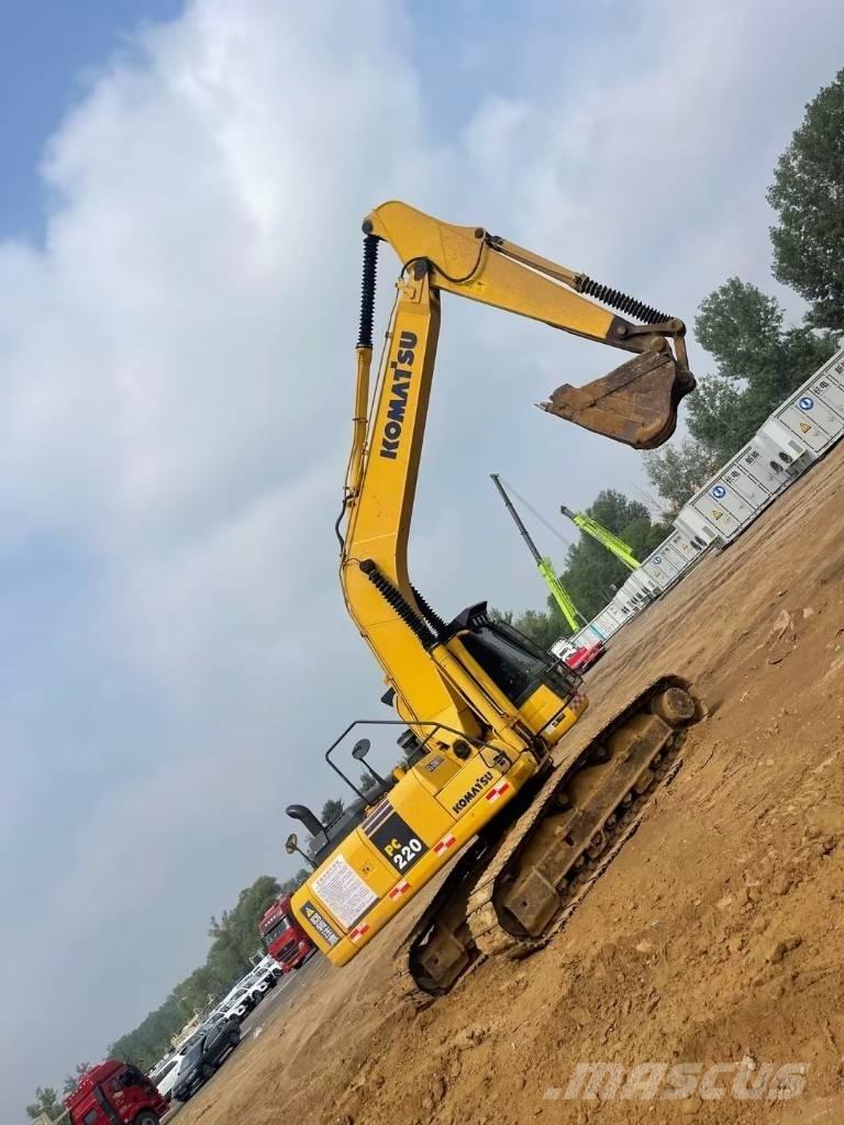Komatsu pc220-8 Pásové rýpadlá