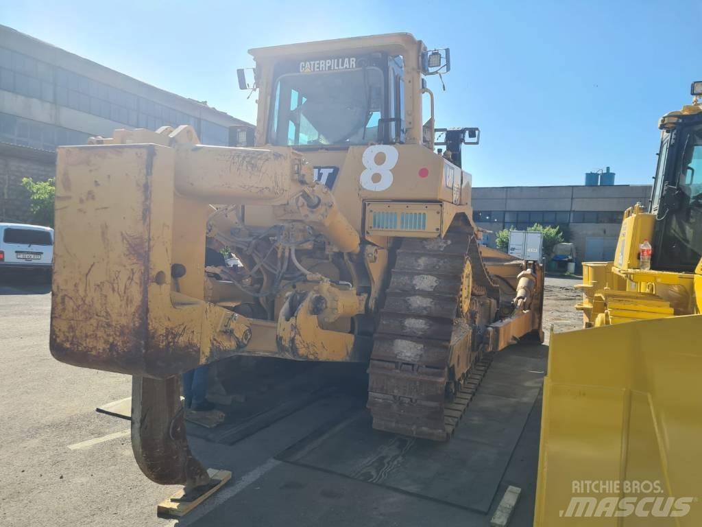 CAT D8R Pásové dozéry