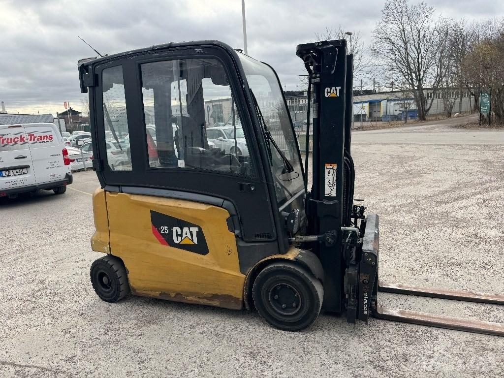 CAT EP25N Akumulátorové vozíky