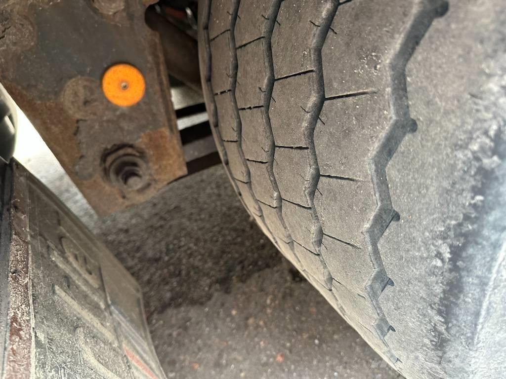 Krone SDP 27 MEGA Plachtové návesy