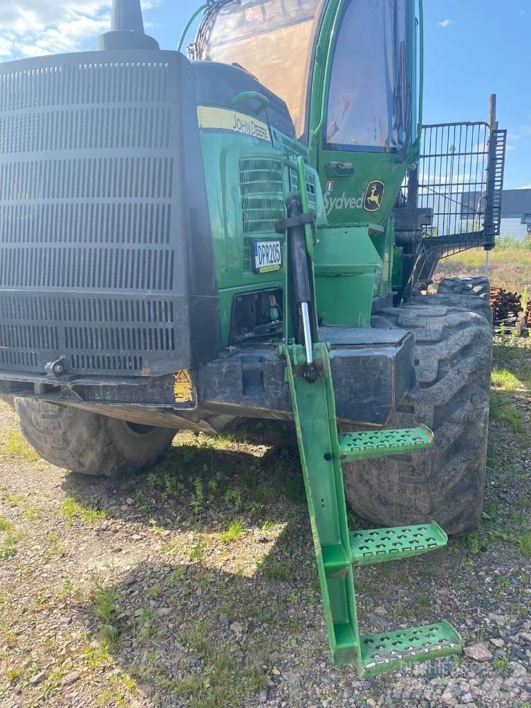 John Deere 1210 G Lesné traktory