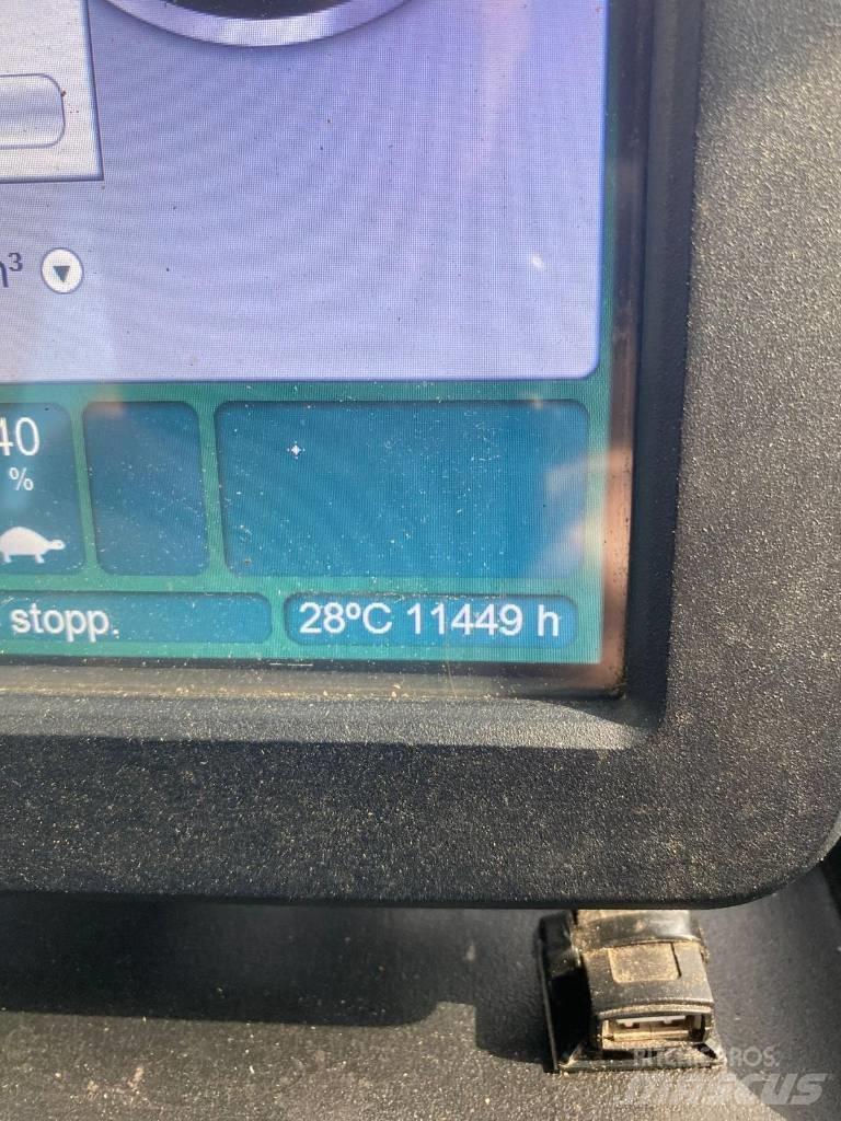 John Deere 1210 G Lesné traktory