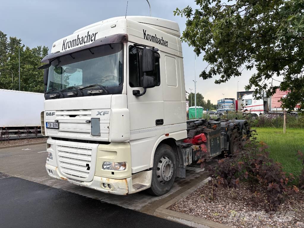 DAF XF 105 Hákový nosič kontajnerov