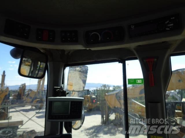 CAT 938M Kolesové nakladače
