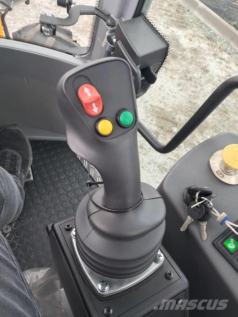 Paus SL 9075 Teleskopické kolesové nakladače