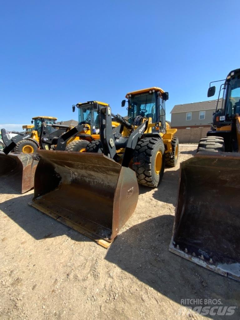 John Deere 544L Kolesové nakladače
