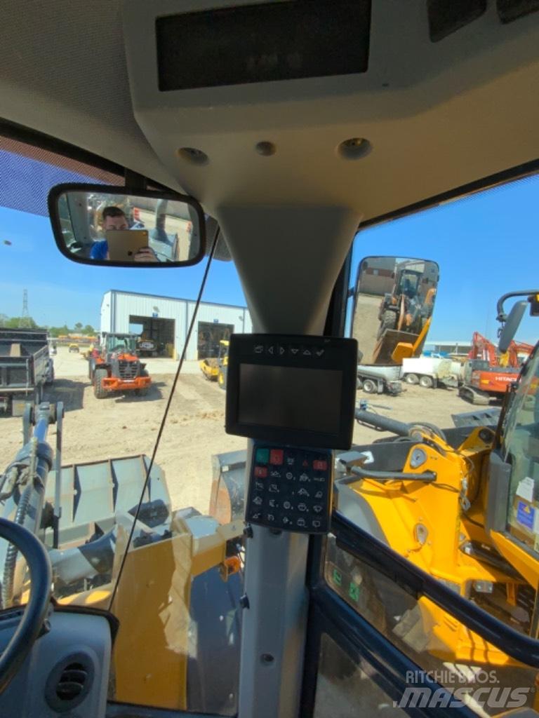 John Deere 544L Kolesové nakladače
