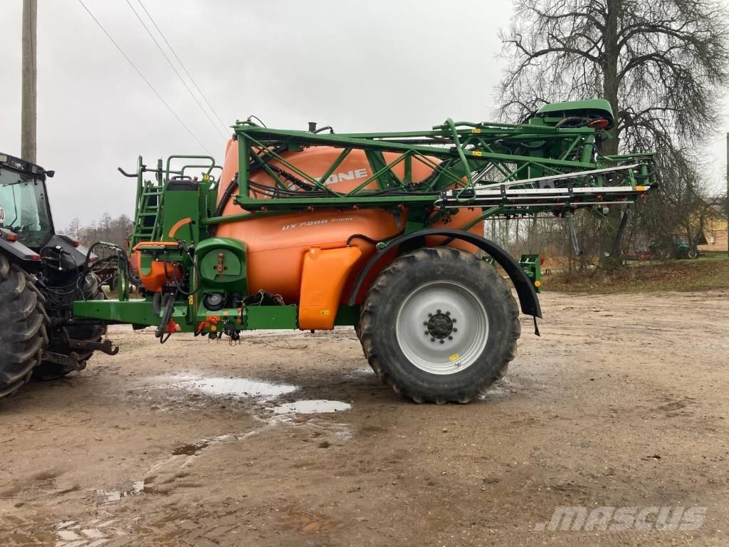 Amazone UX 5200 Ťahané postrekovače