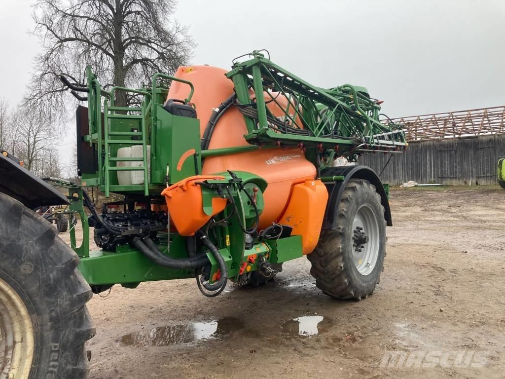 Amazone UX 5200 Ťahané postrekovače