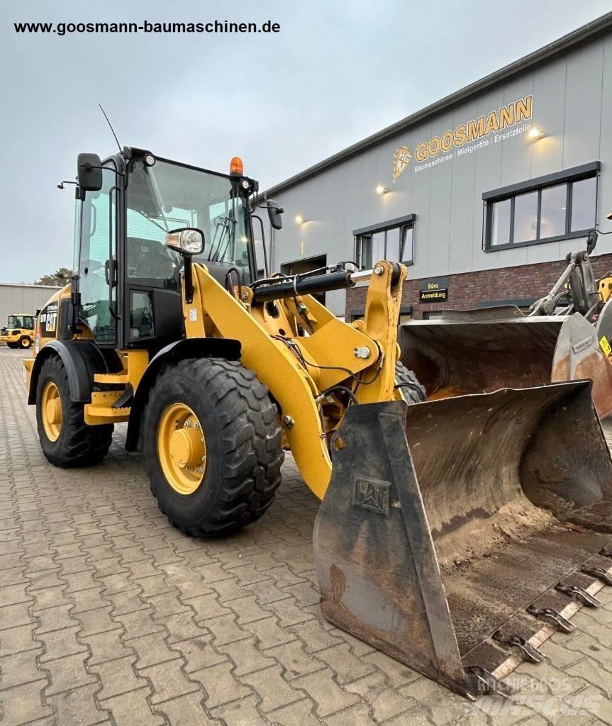 CAT 907 M Kolesové nakladače