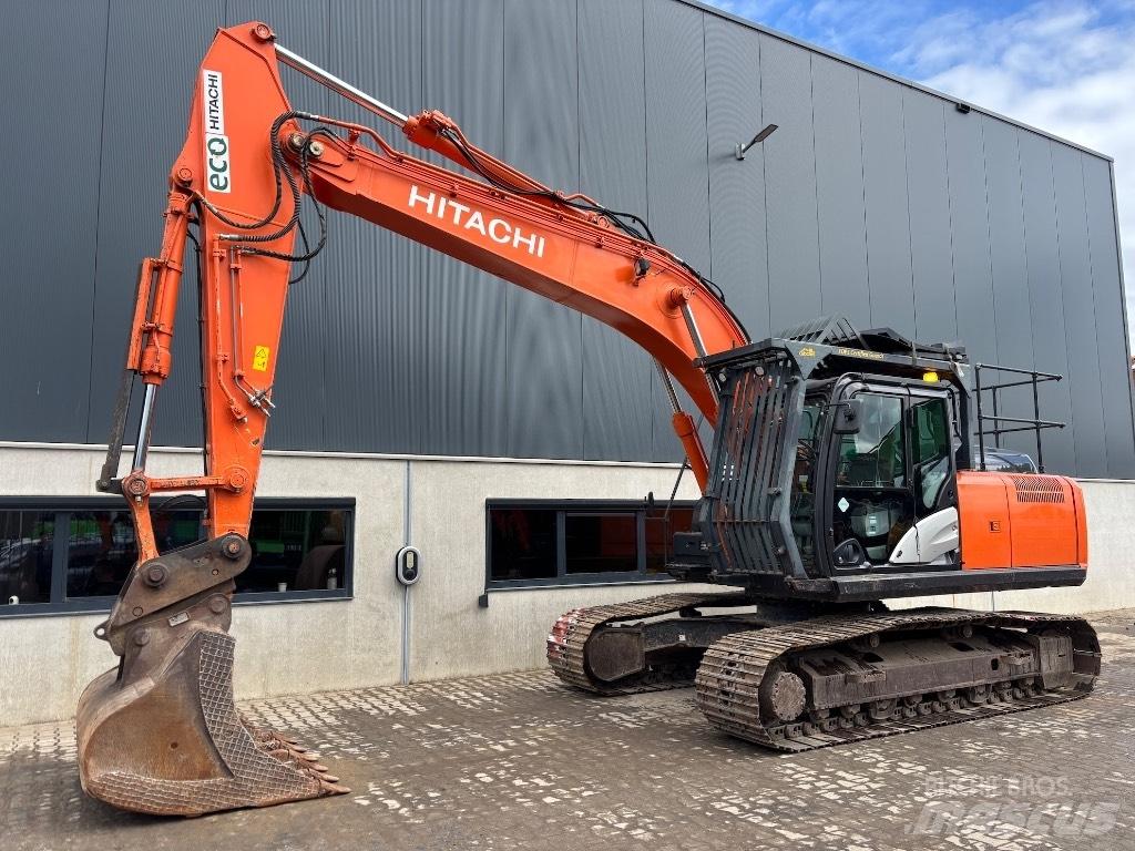 Hitachi ZX 210 LC-6 Pásové rýpadlá