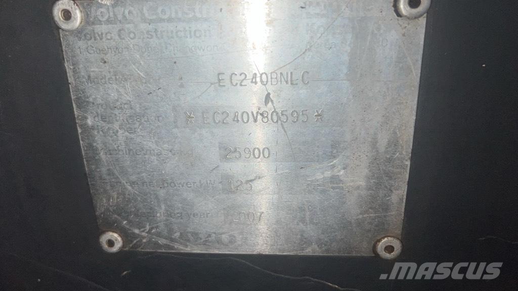 Volvo EC 240 B N LC Nápravy