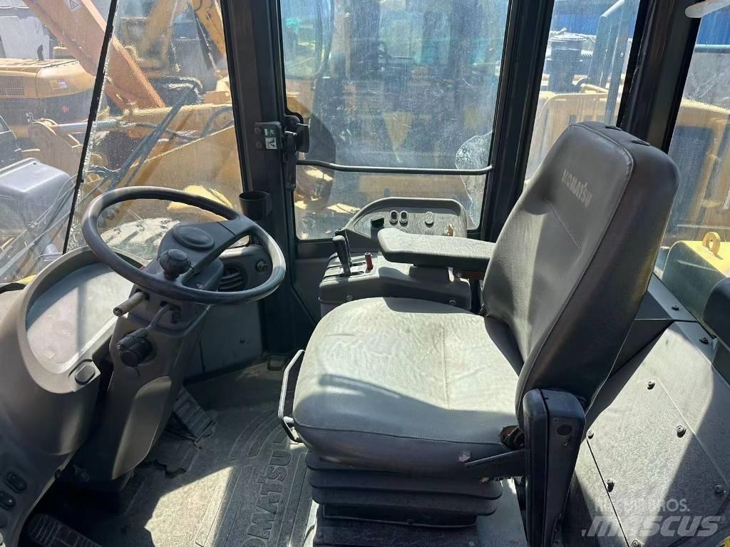 Komatsu WA380-6 Kolesové nakladače